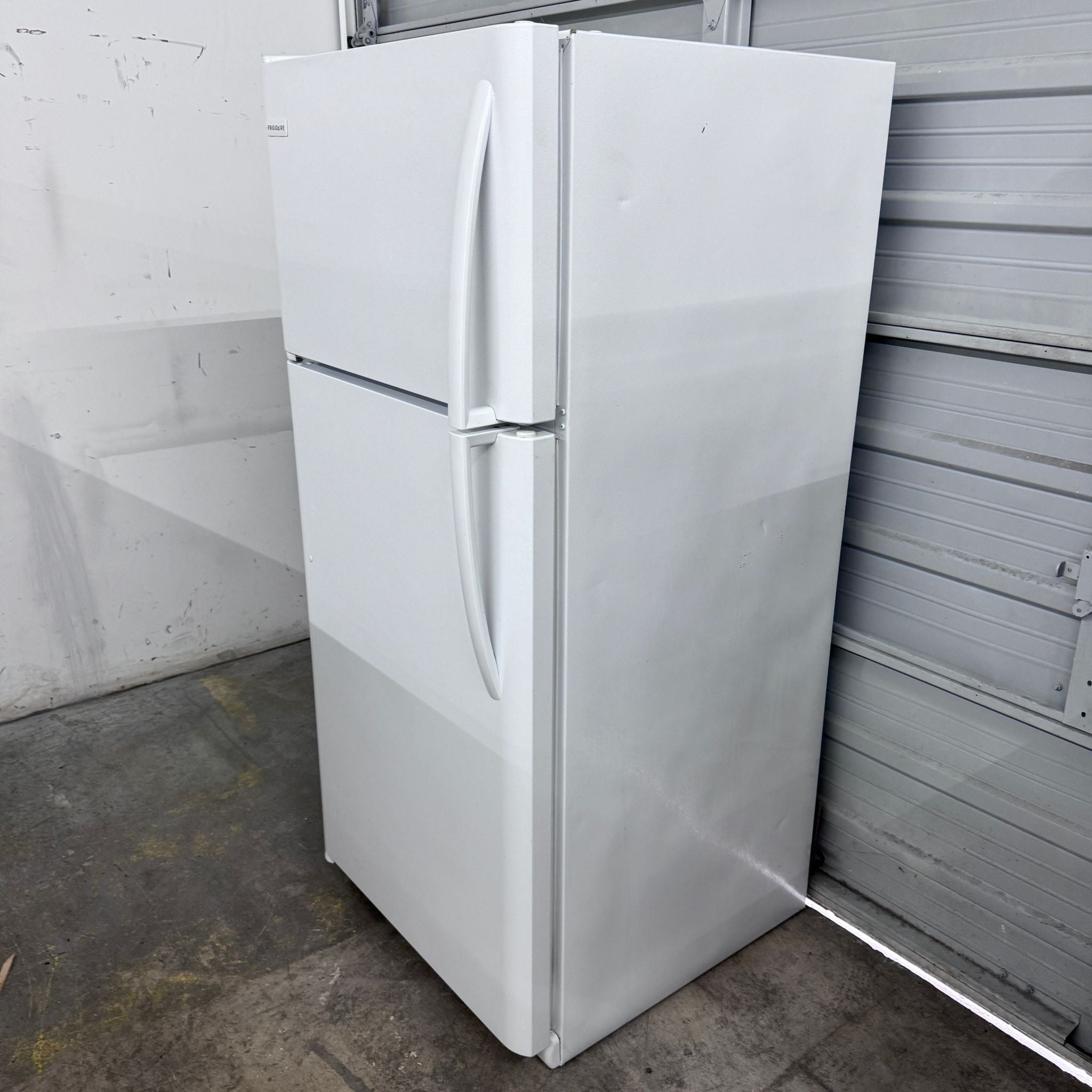 Frigidaire Top and Bottom Refrigerator Frigidaire Top and Bottom Refrigerator